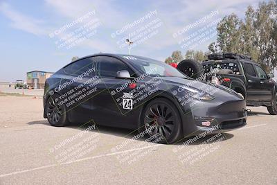 media/Oct-19-2025-Speed Ventures (Sun) [[a6e7fe67be]]/Around the Pits/